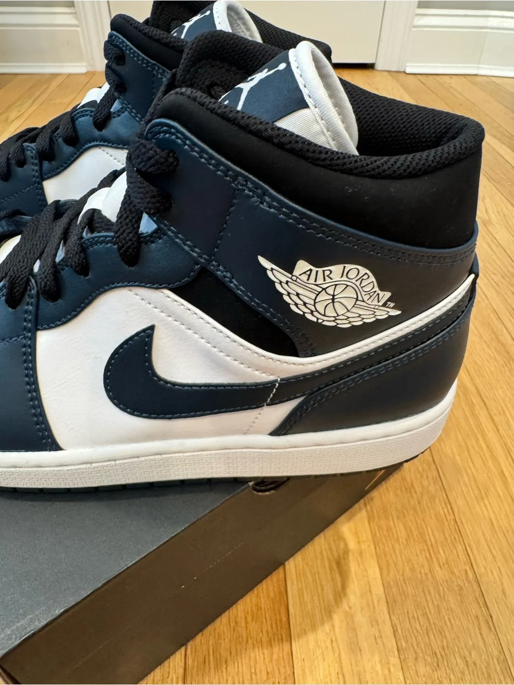 Jordan iconic mid
